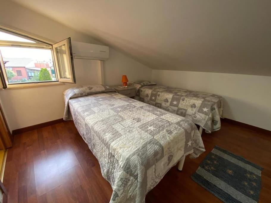 Le Coccinelle: Beachfront Retreat With Pool Access Near Cefalù Holiday home