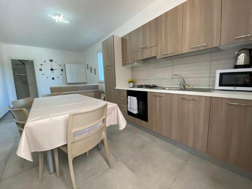 Le Coccinelle: Beachfront Retreat With Pool Access Near Cefalù Holiday home