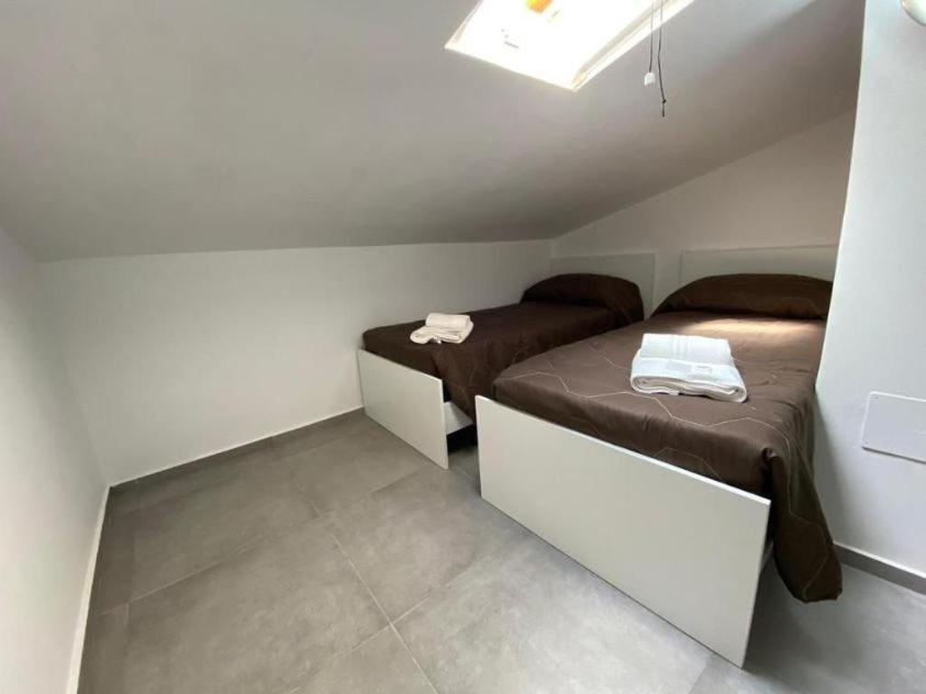 Holiday home Le Coccinelle: Beachfront Retreat With Pool Access Near Cefalù