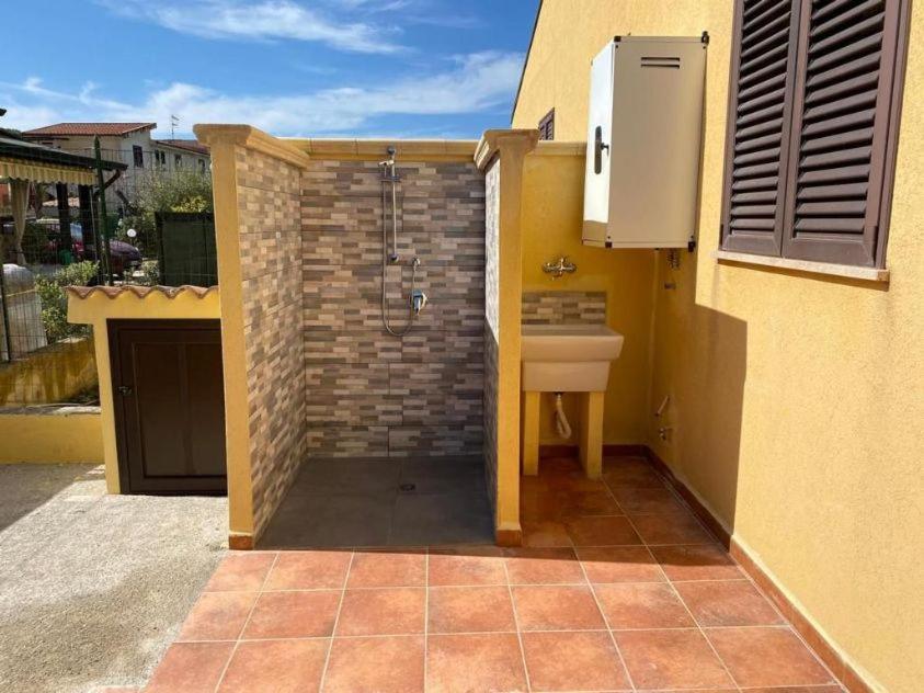Le Coccinelle: Beachfront Retreat With Pool Access Near Cefalù Holiday home