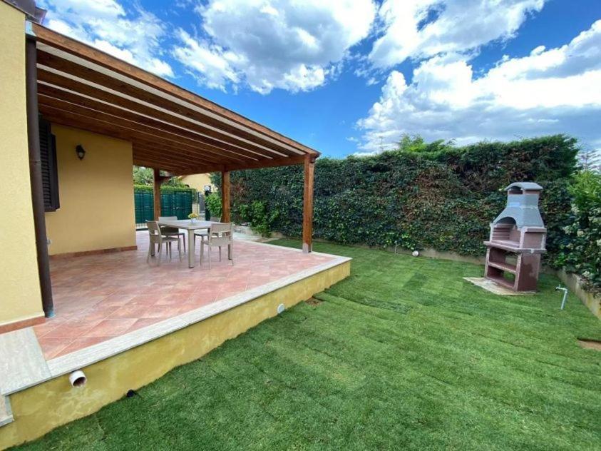 Le Coccinelle: Beachfront Retreat With Pool Access Near Cefalù *